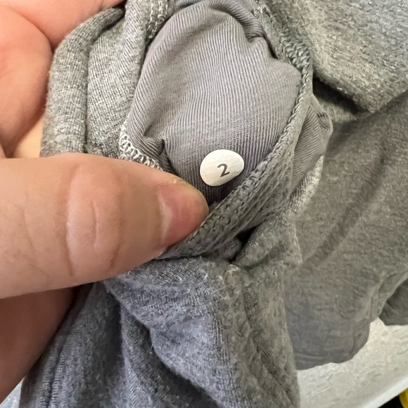 - Lululemon Coast Wrap Heathered Medium Grey - Picture 4 of 8